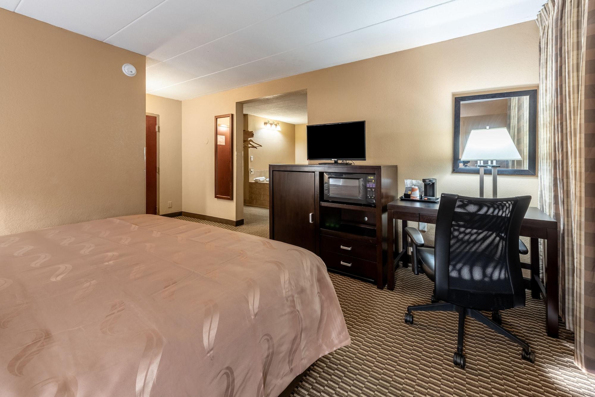 Quality Inn & Suites Cincinnati Exteriör bild