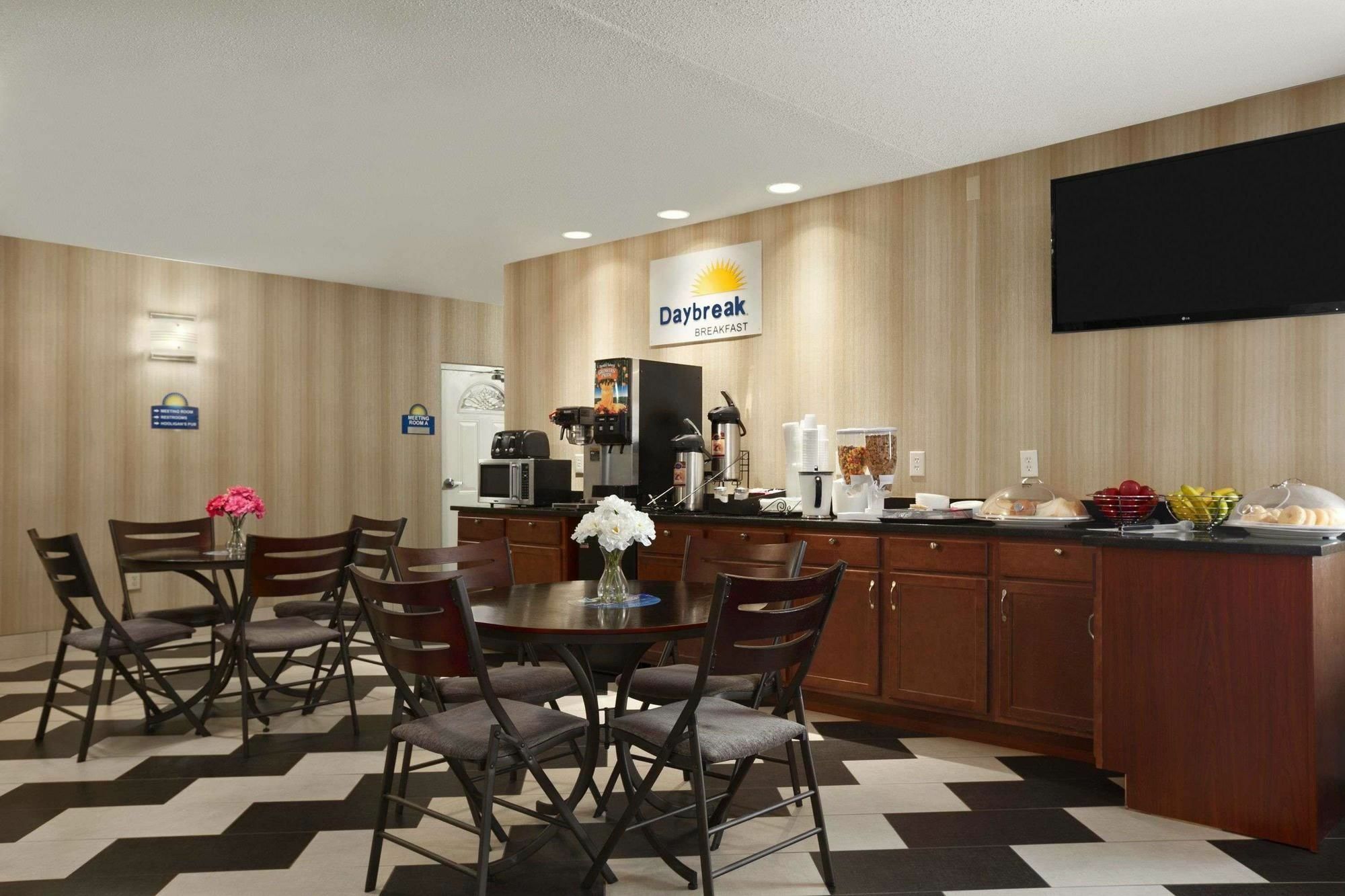 Quality Inn & Suites Cincinnati Exteriör bild
